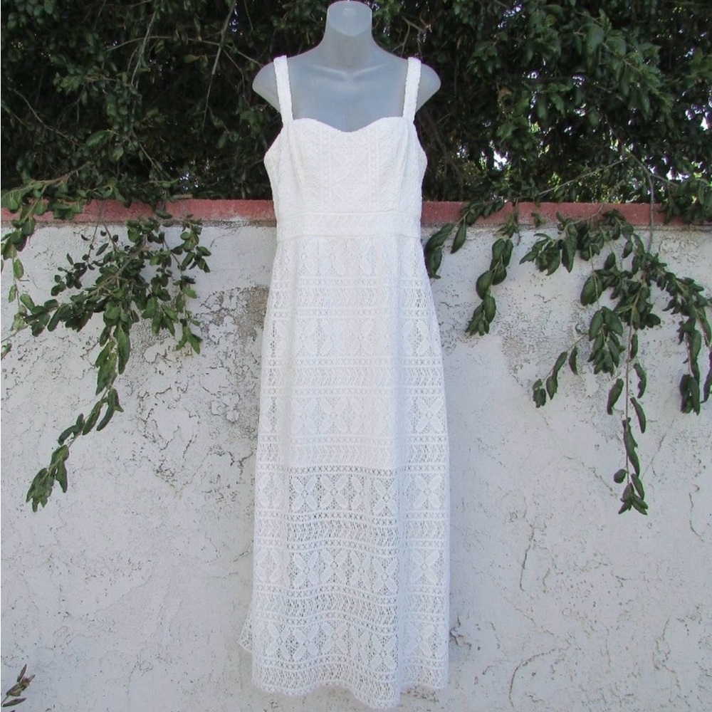 Elegant White Lace Dress